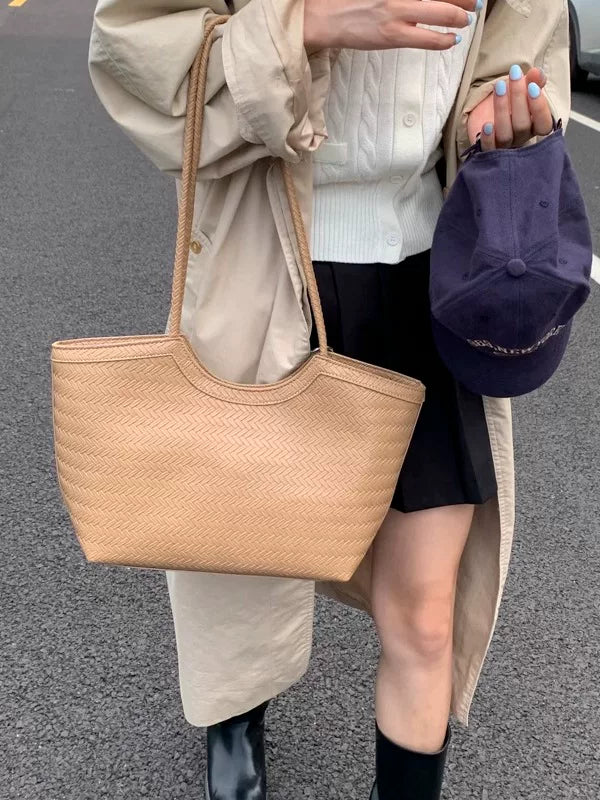 Large Capacity Woven Leather Tote Bag for Women, French Vintage Style Shoulder Commuter Handbag