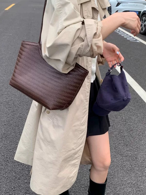 Large Capacity Woven Leather Tote Bag for Women, French Vintage Style Shoulder Commuter Handbag